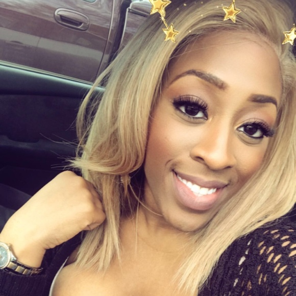 Meet your Posher, Maria! - Picture 2 of 2